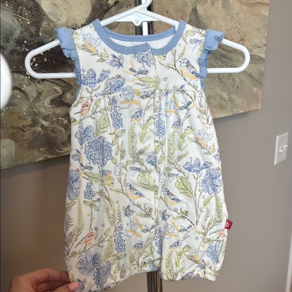 Bundle of 2 magnetic me rompers - Picture 2 of 7